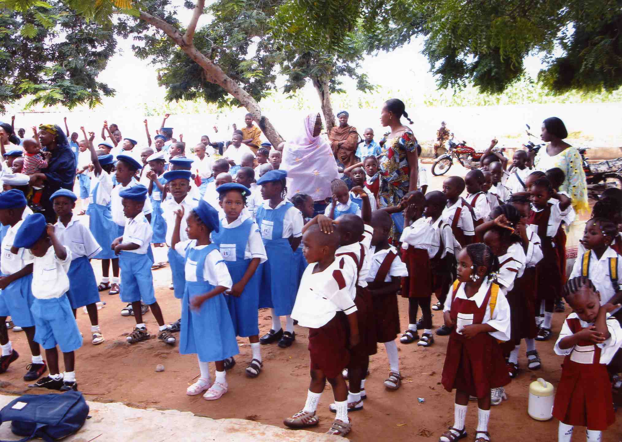 15-pictures-only-people-who-attended-primary-school-in-nigeria-will-get